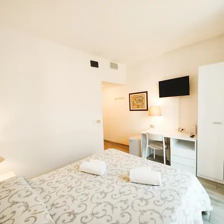 Tenesi Hotel